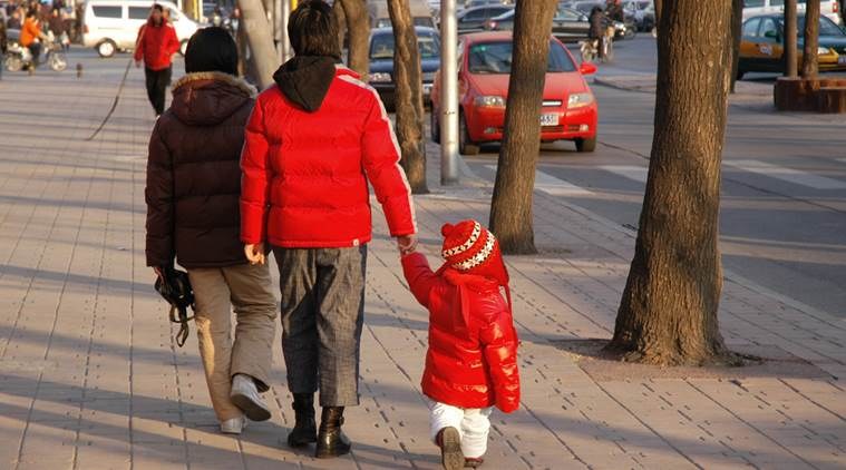Chine : Neuf mois après la fin de la politique de l’enfant unique, des membres du Parti communiste sont appelés à faire un deuxième enfant