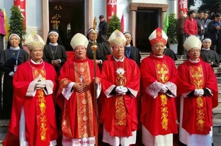 Chine – Pékin impose la présence d’un évêque « officiel » illégitime lors d’une ordination épiscopale