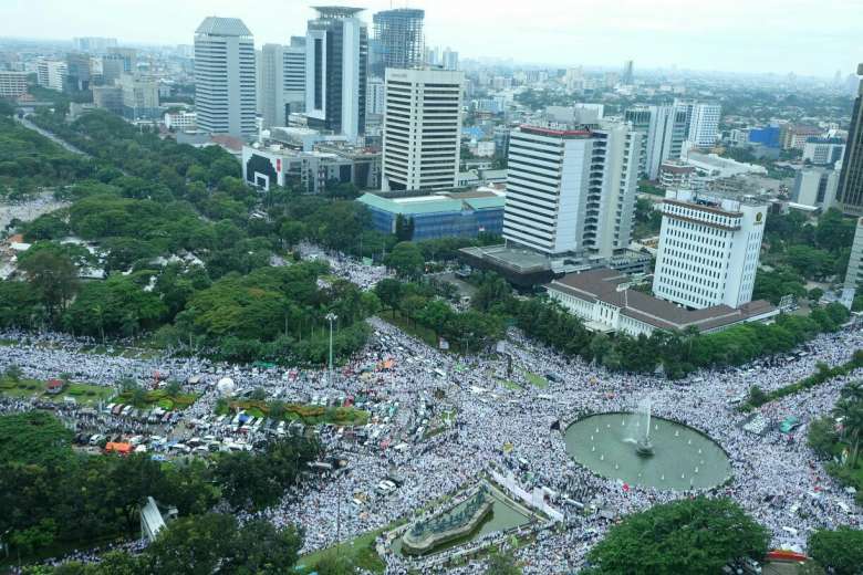 Indonésie – Les partisans du gouverneur de la capitale se mobilisent également