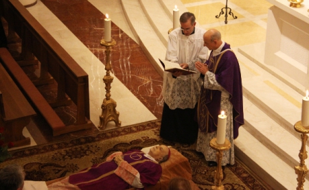 Opus Dei – Messe à Bruxelles pour Mgr Echevarria