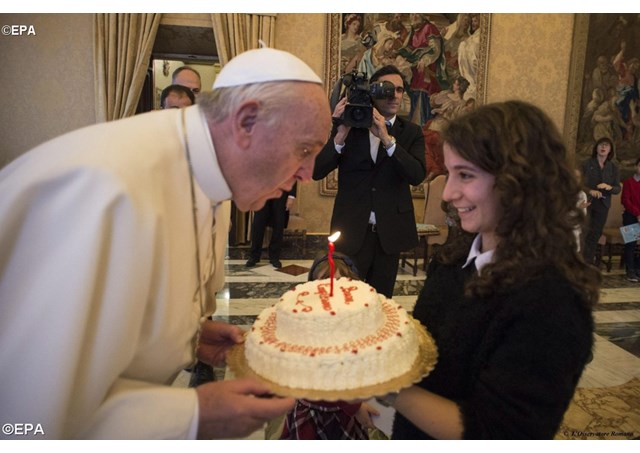 Envoyez un message au pape pour son anniversaire