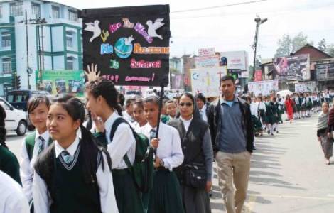Inde – Les jeunes catholiques ont marché pour la paix