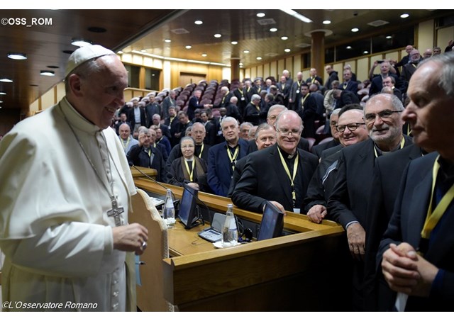 Tensions dans l’Eglise -Tensions entre religieux et diocèses – Charisme spirituel des religieux, le pape répond aux supérieurs