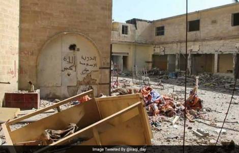 14 « règles de comportement » imposées par les djihadistes à la population de Mossoul retrouvées dans une église libérée
