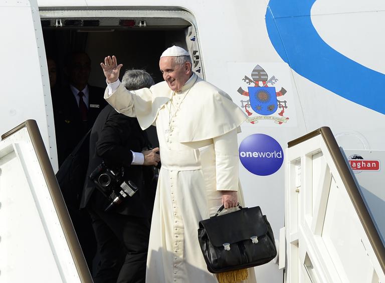 Point de vue avec Mgr Auzou – La diplomatie du pape François : Marcher ensemble –