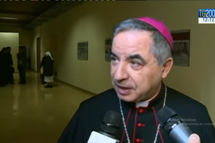 “Le pape François est révolutionnaire” selon le cardinal Becciu