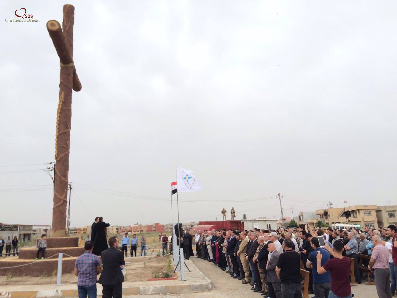 Inauguration d’une grande croix à Qaraqosh (Irak)