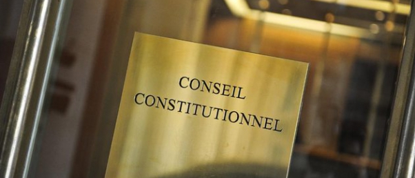 Inscrire les racines chrétiennes de la France dans la Constitution : le débat