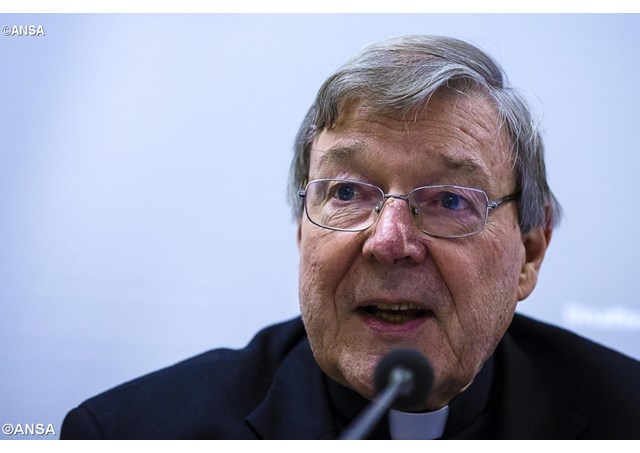 Coup de tonnerre au Vatican – Le cardinal Pell, proche du pape, accusé d’abus sexuels, se défend