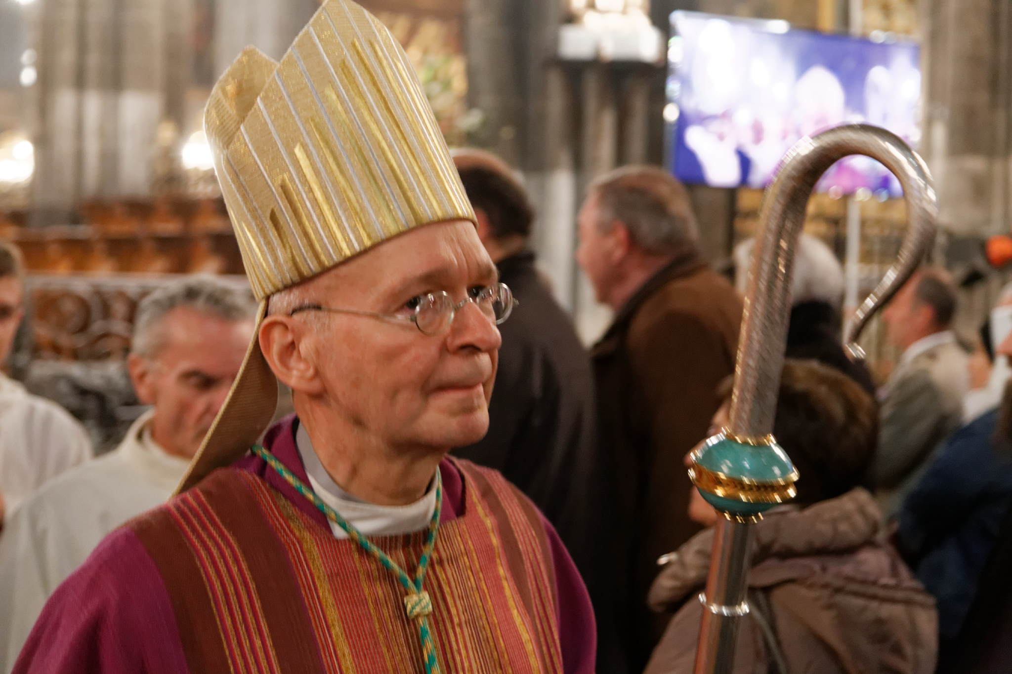 L’archevêque de Clermont-Ferrand reçoit le pallium