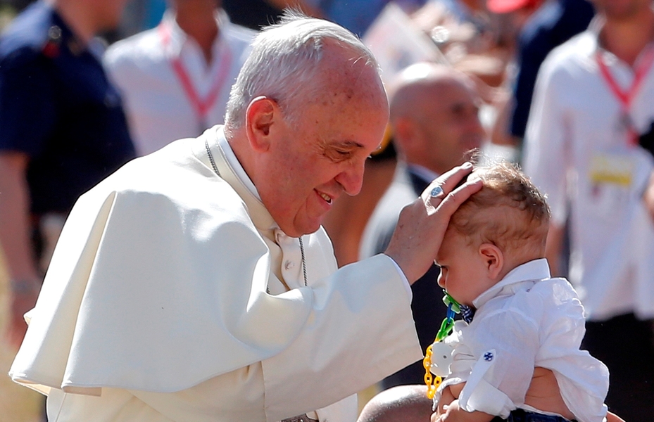 L’avenir de la société exige de la part des institutions une attention à la vie et à la maternité – Pape François