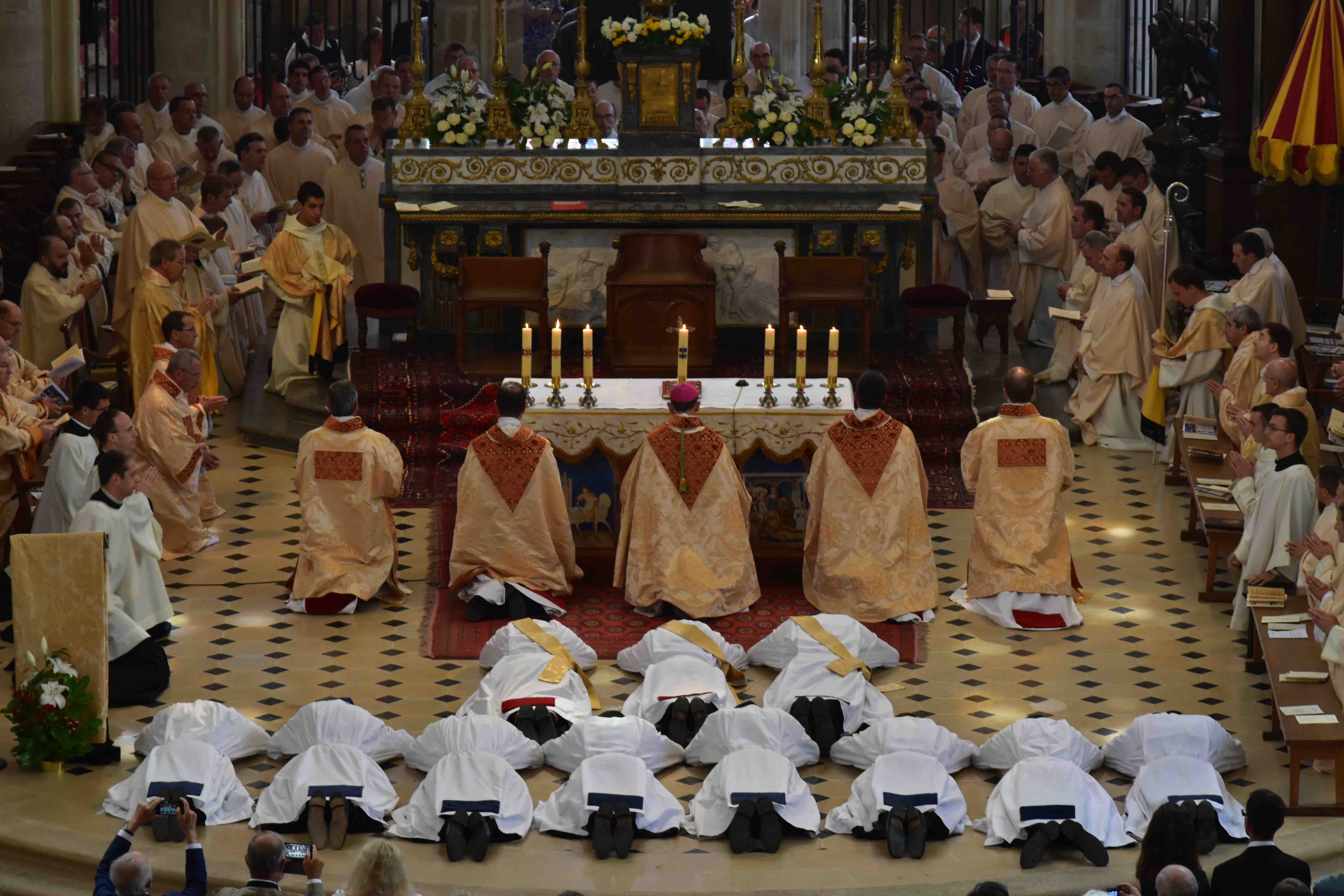 11 Ordinations diaconales et sacerdotales le 24 Juin  à la Communauté Saint Martin