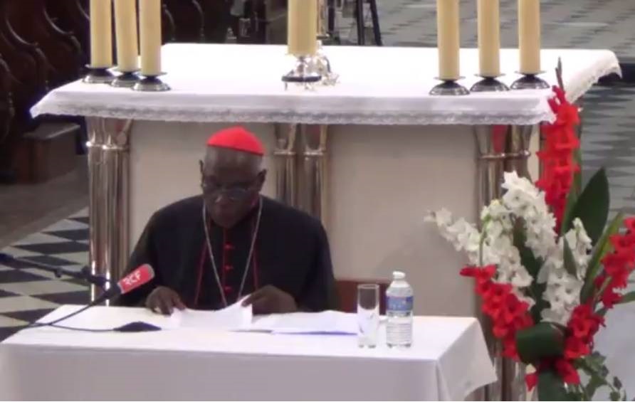 “Nous ne reformerons l’Eglise qu’en nous réformant nous-mêmes” : conférence du cardinal Sarah à Luçon