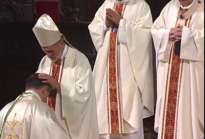 Ordination du nouvel évêque aux armées