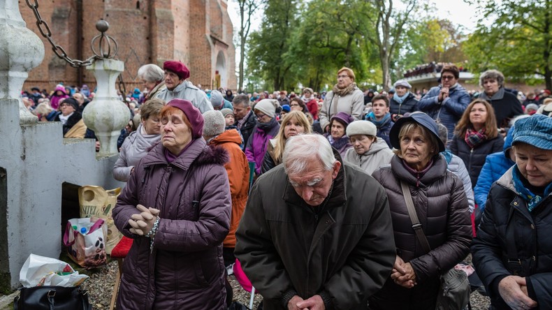 Contre «l’islamisation de l’Europe», des milliers de catholiques polonais prient à leurs frontières