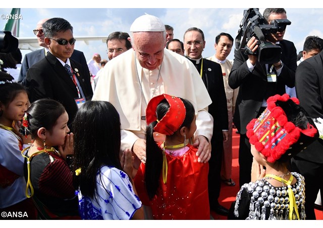 Les dossiers qui attendent le Pape en Birmanie