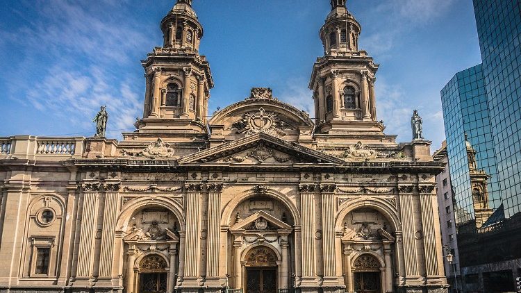 Les statistiques de l’Église catholique au Chili et au Pérou