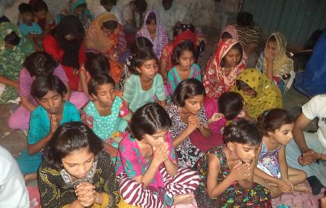 Pakistan – Ferveur religieuse malgré la peur et l’insécurité régnant parmi les chrétiens