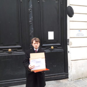 Perversion de la médecine – 7000 cartons rouges envoyés à Marlène Schiappa