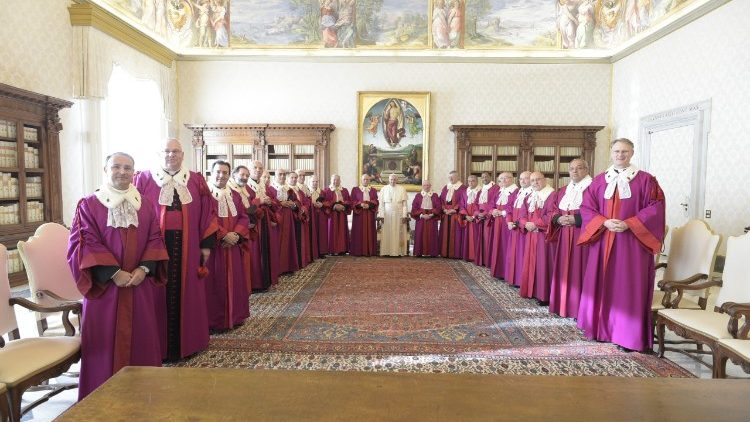 Former les époux au discernement des consciences – Pape François