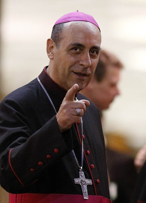 Pour Mgr Victor Manuel Fernandez, les cardinaux Muller et Sarah font comme si le pape n’était pas pape
