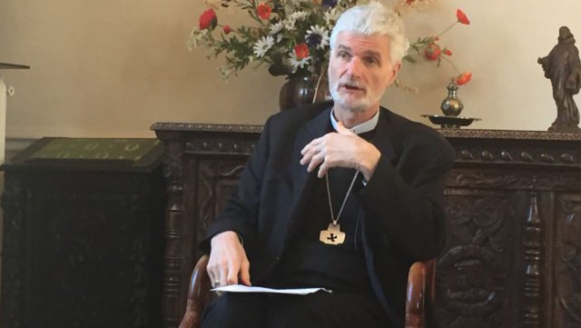 Mgr Blanquart envoie ses diocésains poser 4 questions aux Loiretains