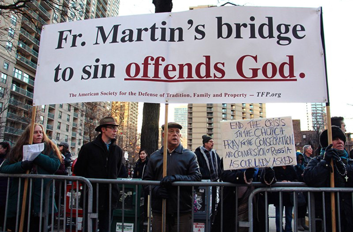 États-Unis – Protestations contre la conférence du Père Martin, sj