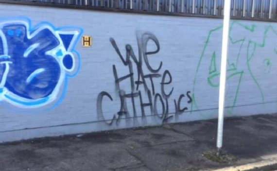 Les catholiques écossais : le groupe religieux le plus visé par les crimes de haine