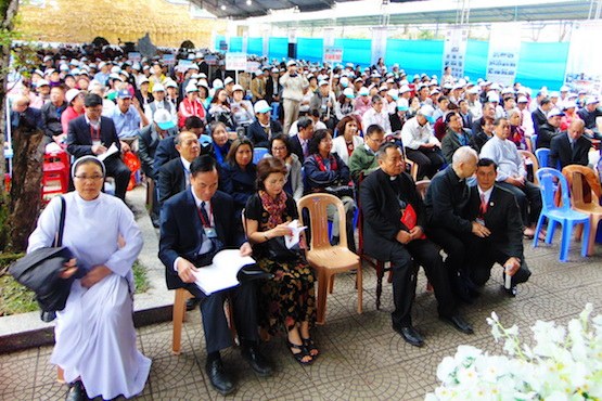 Vietnam – 10 000 couples catholiques ont pu sauver leur mariage grâce au programme spécial d’un jésuite
