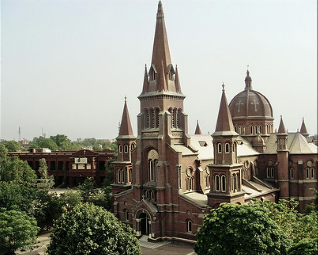 Au diocèse de Lahore, des cimetières catholiques expropriés et vendus à des constructeurs