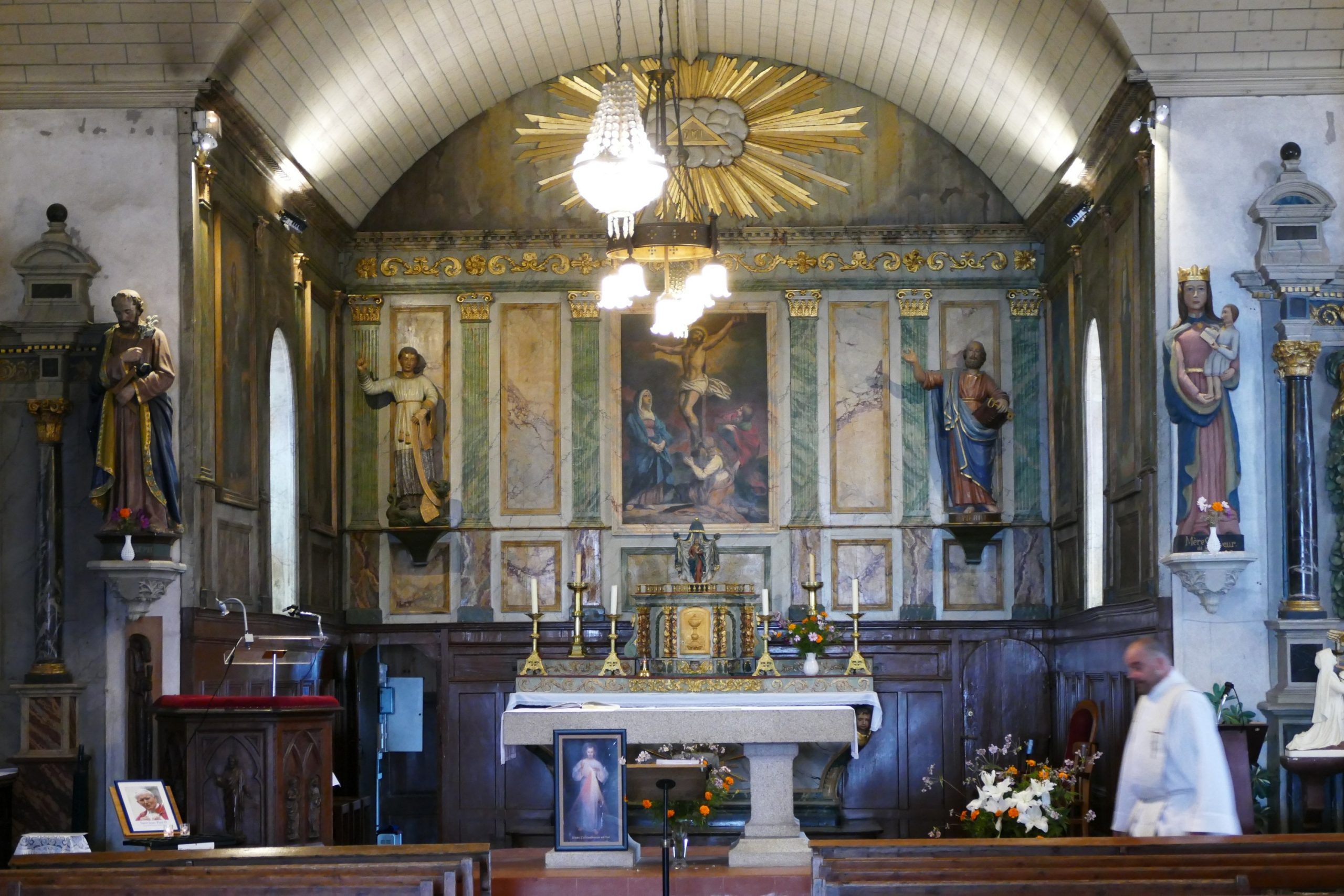 Vols et dégradations d’églises – Quatre dans le Morbihan, six en Loire-Atlantique, une bande interpellée
