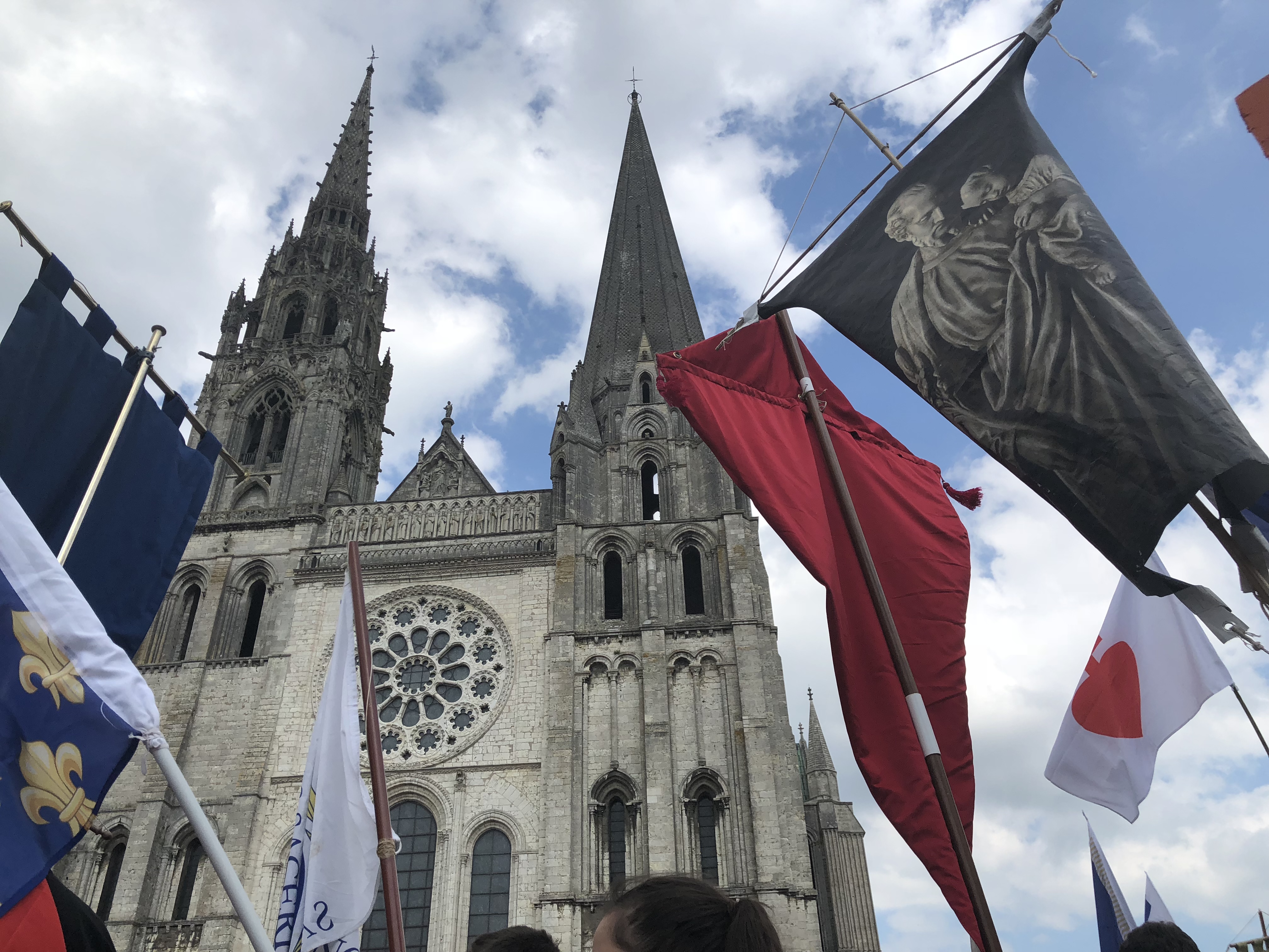 Chartres: arrivée du pèlerinage