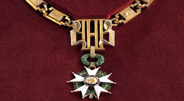 Mgr Wintzer et Mgr Le Boulch et d’autres décorés de la Légion d’Honneur
