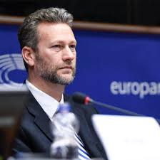 Un député européen se mobilise contre la christianophobie et l’érosion de la liberté religieuse en Europe