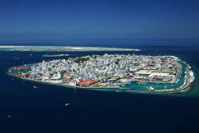 Maldives : Elections dans l’archipel où “un non-musulman ne peut pas devenir citoyen”