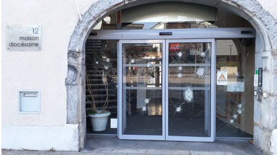 Grenoble : la maison diocésaine de Grenoble, victime de la gauche