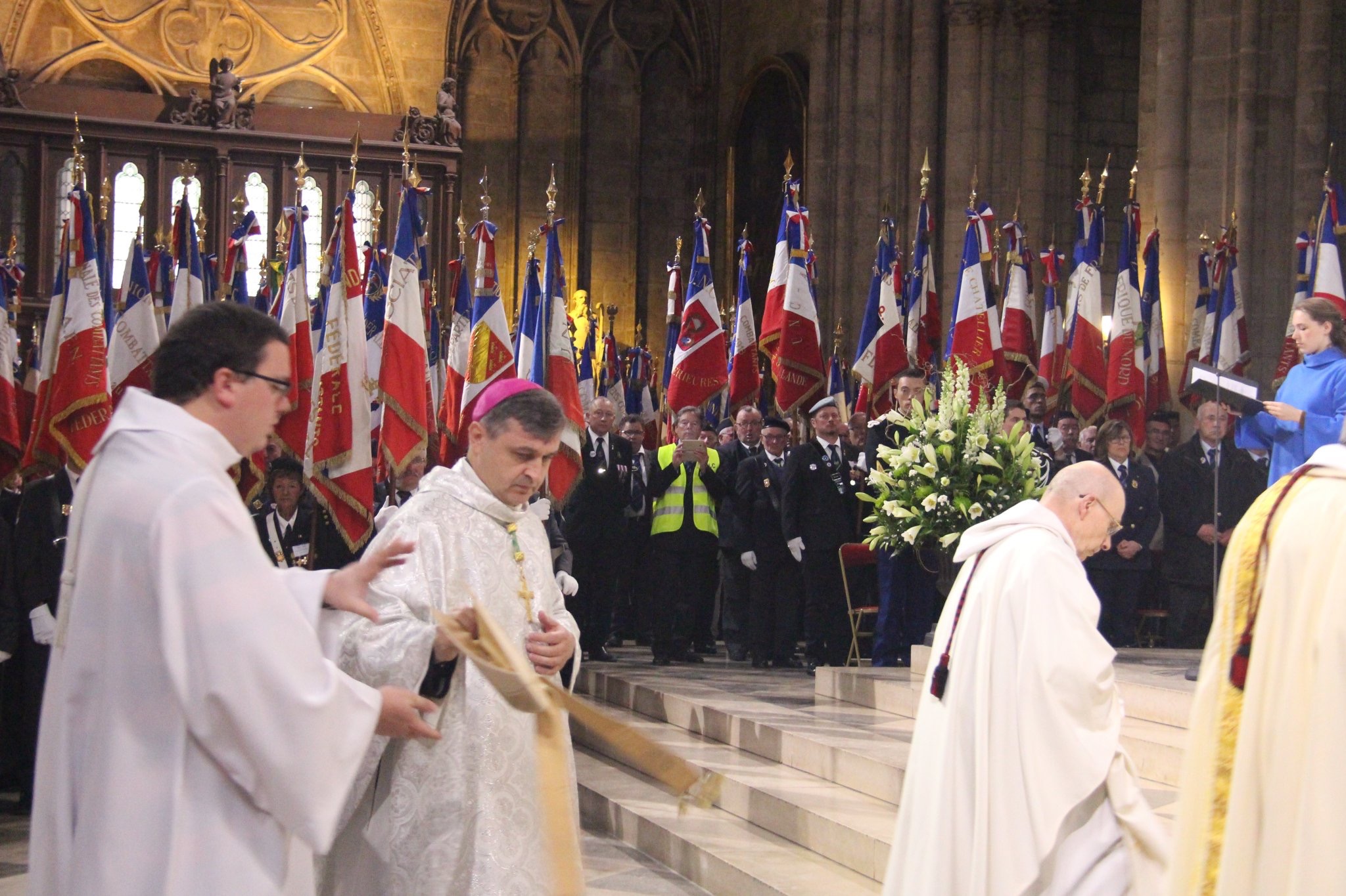 Paris : messe pour l’Union nationale des combattants (UNC)