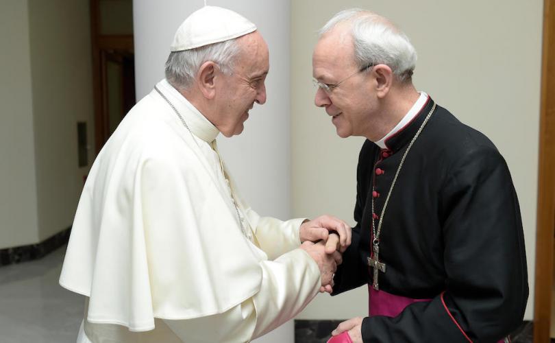 Mgr Schneider obtient une clarification du pape sur la « diversité des religions »