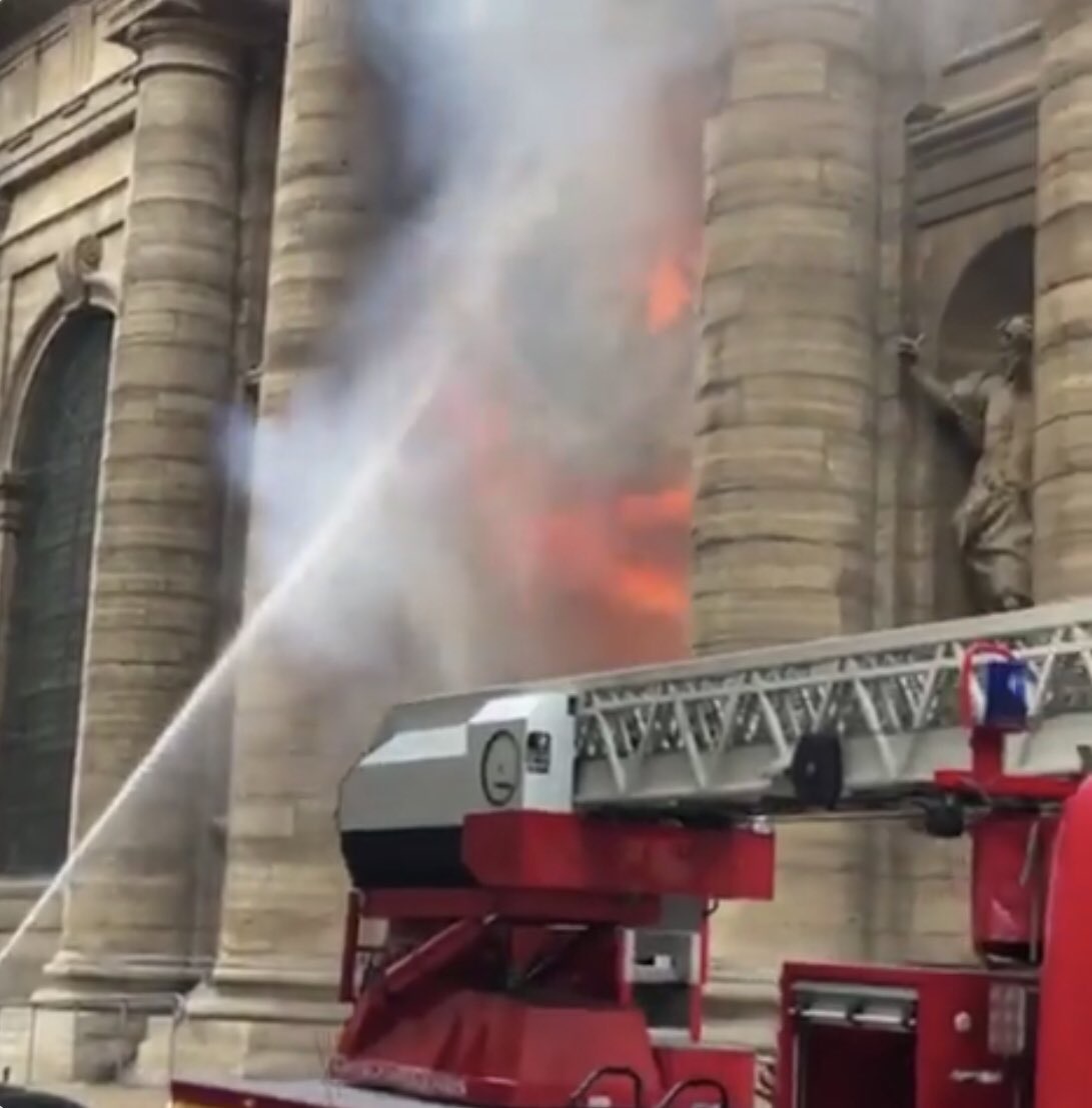 Incendie de l’église Saint-Sulpice: la piste criminelle privilégiée