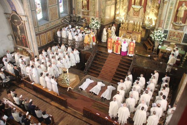 Ordinations presbytérales à la cathédrale Sainte-Marie de Bayonne (64) le 29 juin 2019