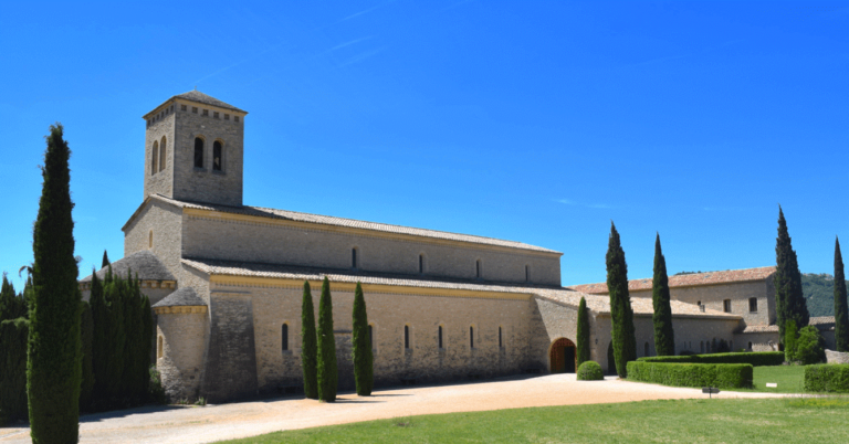 Abbaye du Barroux  la tradition au service des vocations – InfoCatho