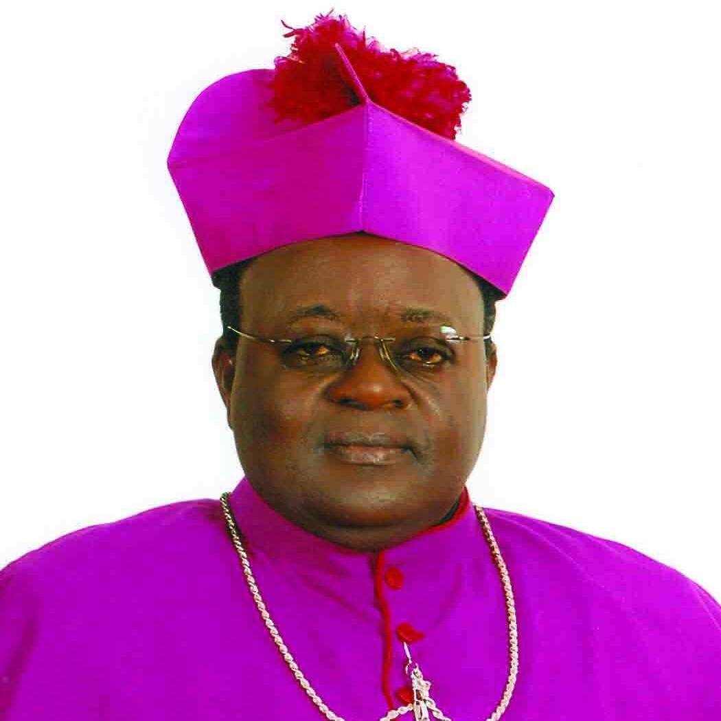 Ouganda: un évêque interdit la communion dans la main