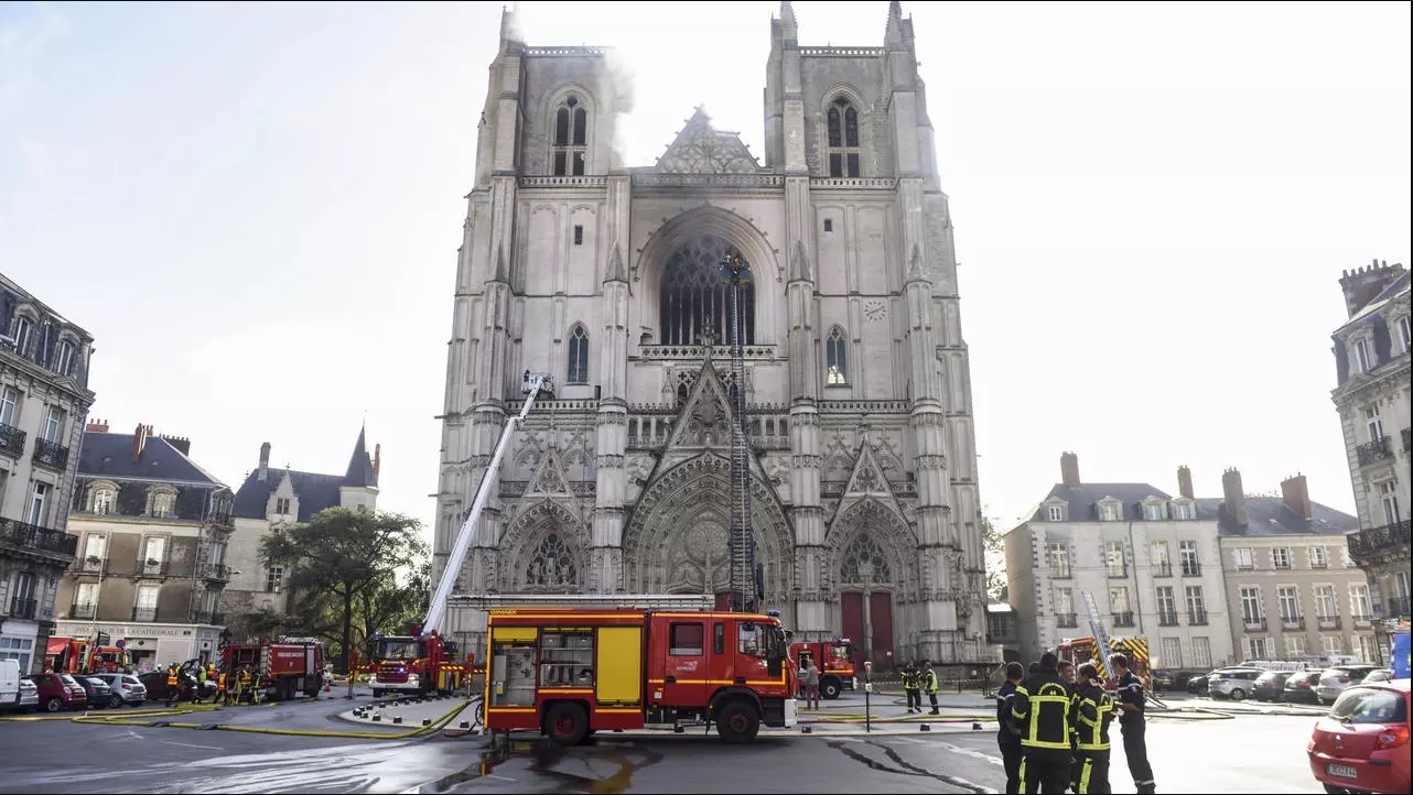 Incendie de la cathédrale de Nantes: le bénévole mis en examen et placé en détention provisoire