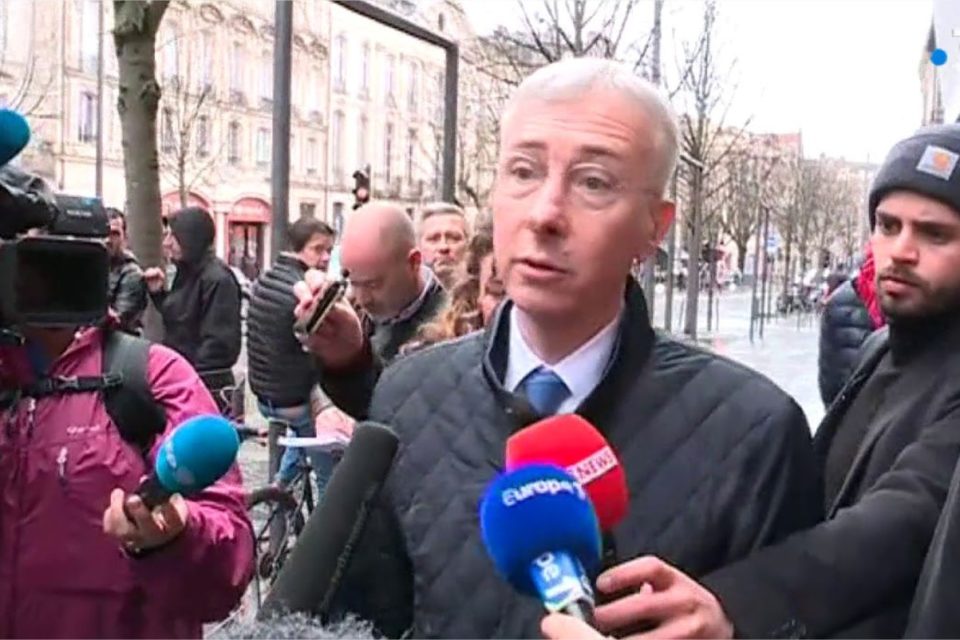 Paris: l’interdiction des prières place Saint-Sulpice suspendue