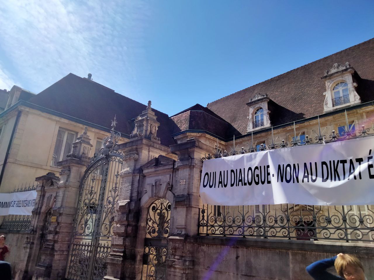 Dijon: ils manifestent contre la décision de l’évêque de mettre fin à l’apostolat de la Fraternité Saint-Pierre