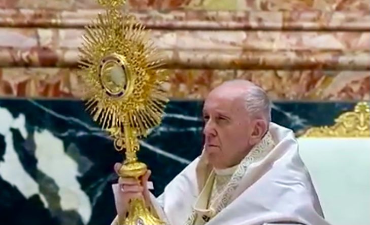 Pape François: “l’eau des choses mondaines ne sert pas”
