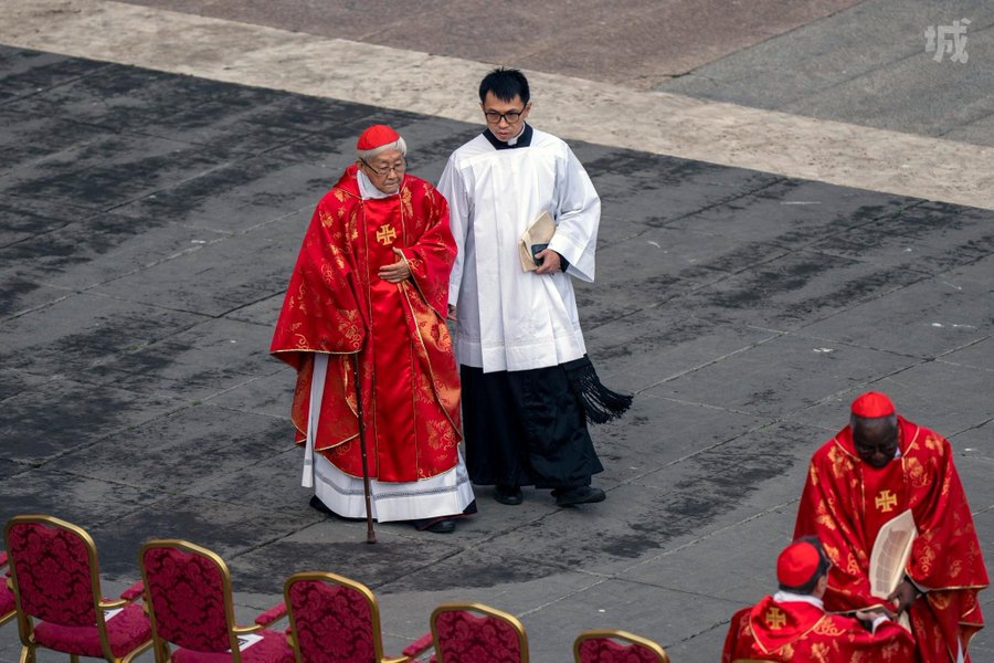 Rome: le cardinal Zen a assisté aux funérailles de Benoît XVI et rencontré le Pape François