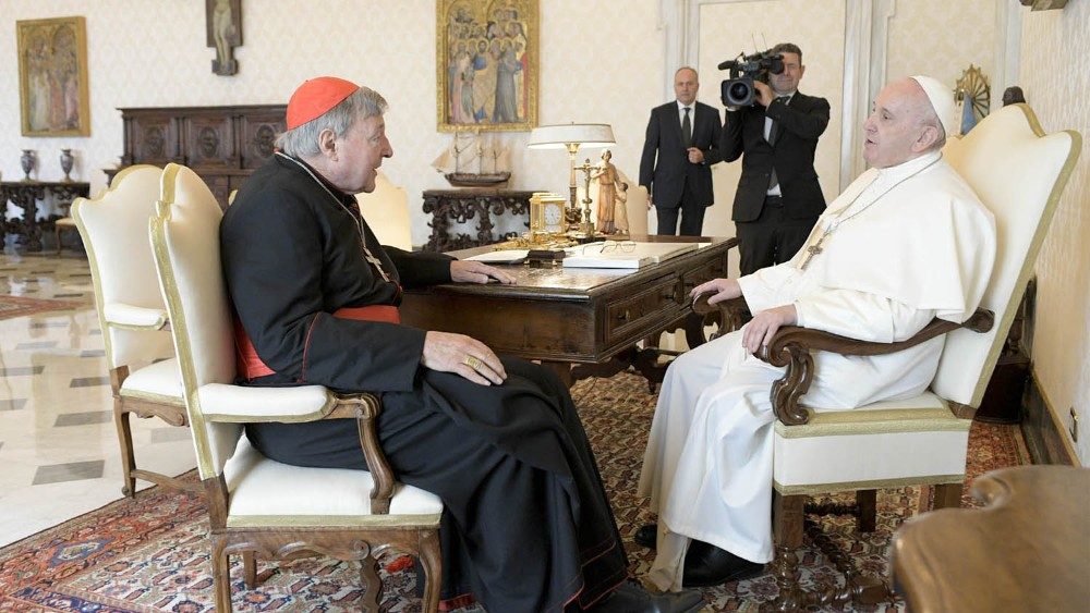 Le Pape François rend hommage au cardinal Pell