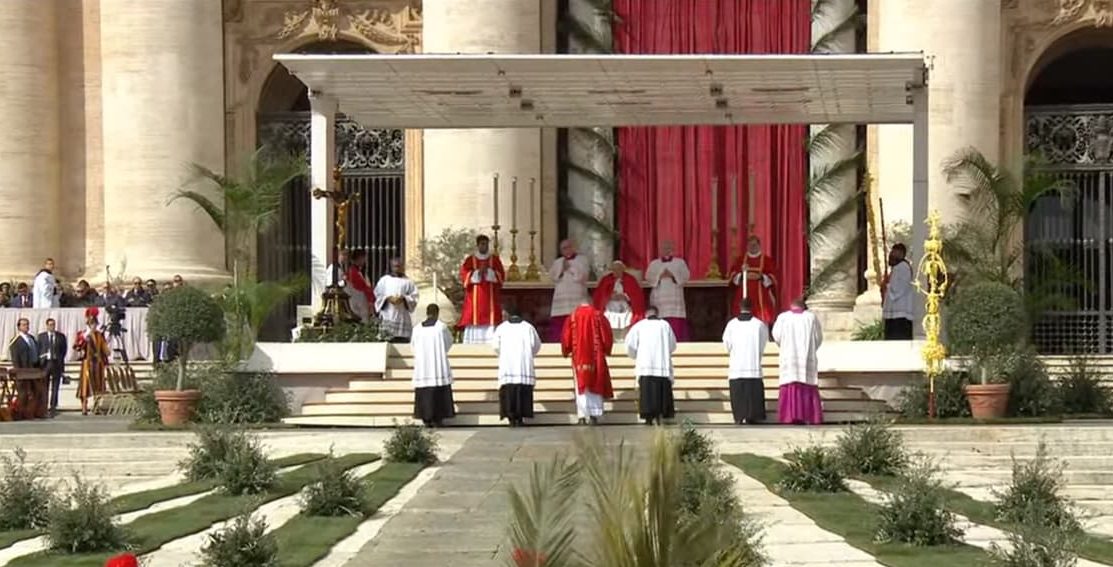Rome: célébration du Dimanche des Rameaux en présence du pape François
