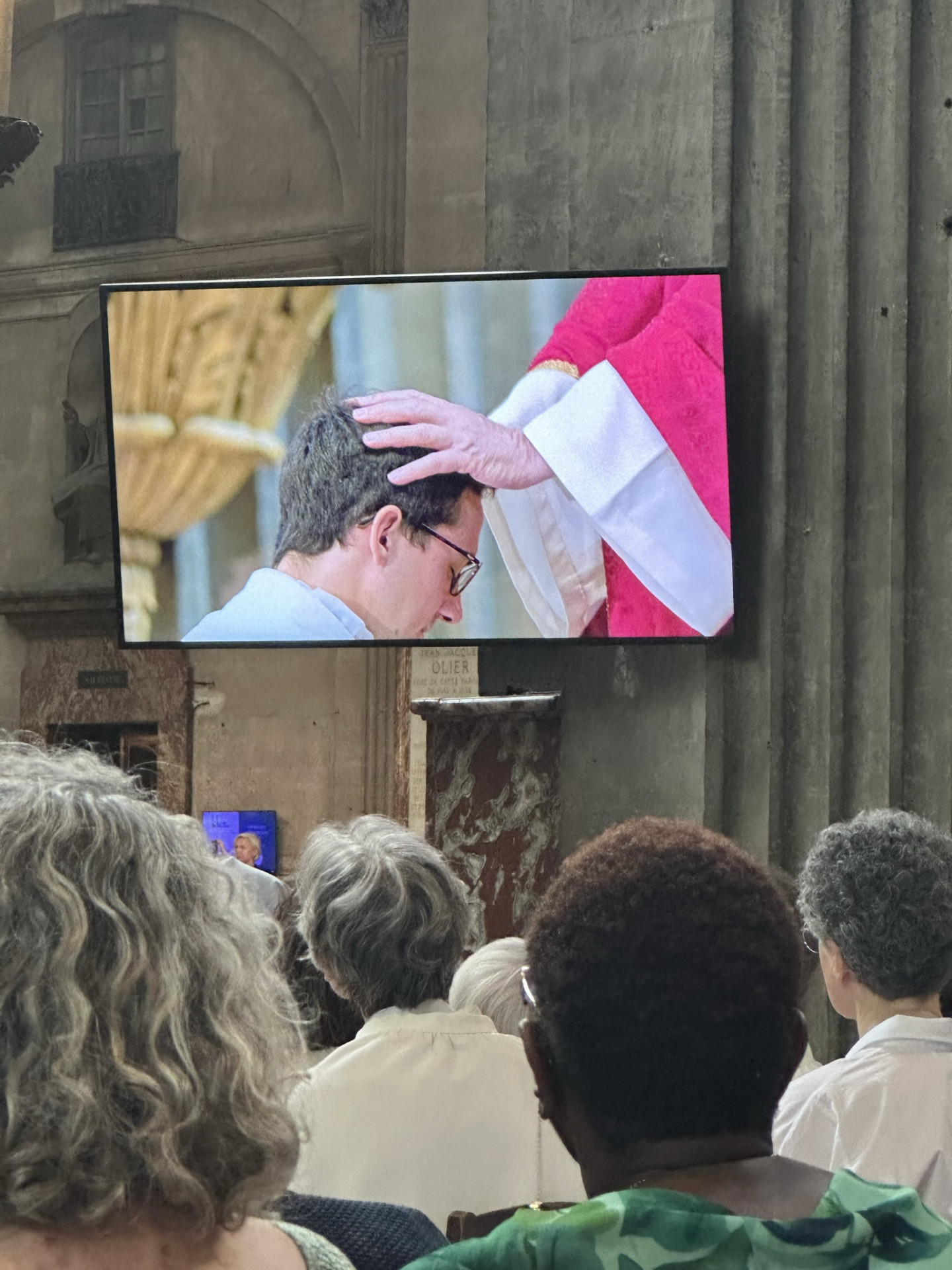 Paris: ordination de 6 nouveaux prêtres à Saint-Sulpice